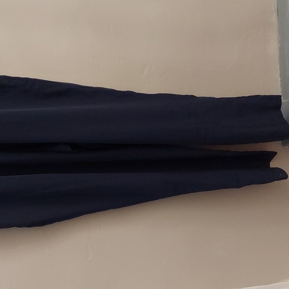 BANANA REPUBLIC FACTORY Navy and Black Sleeveless Jumper - Picture 12 of 14